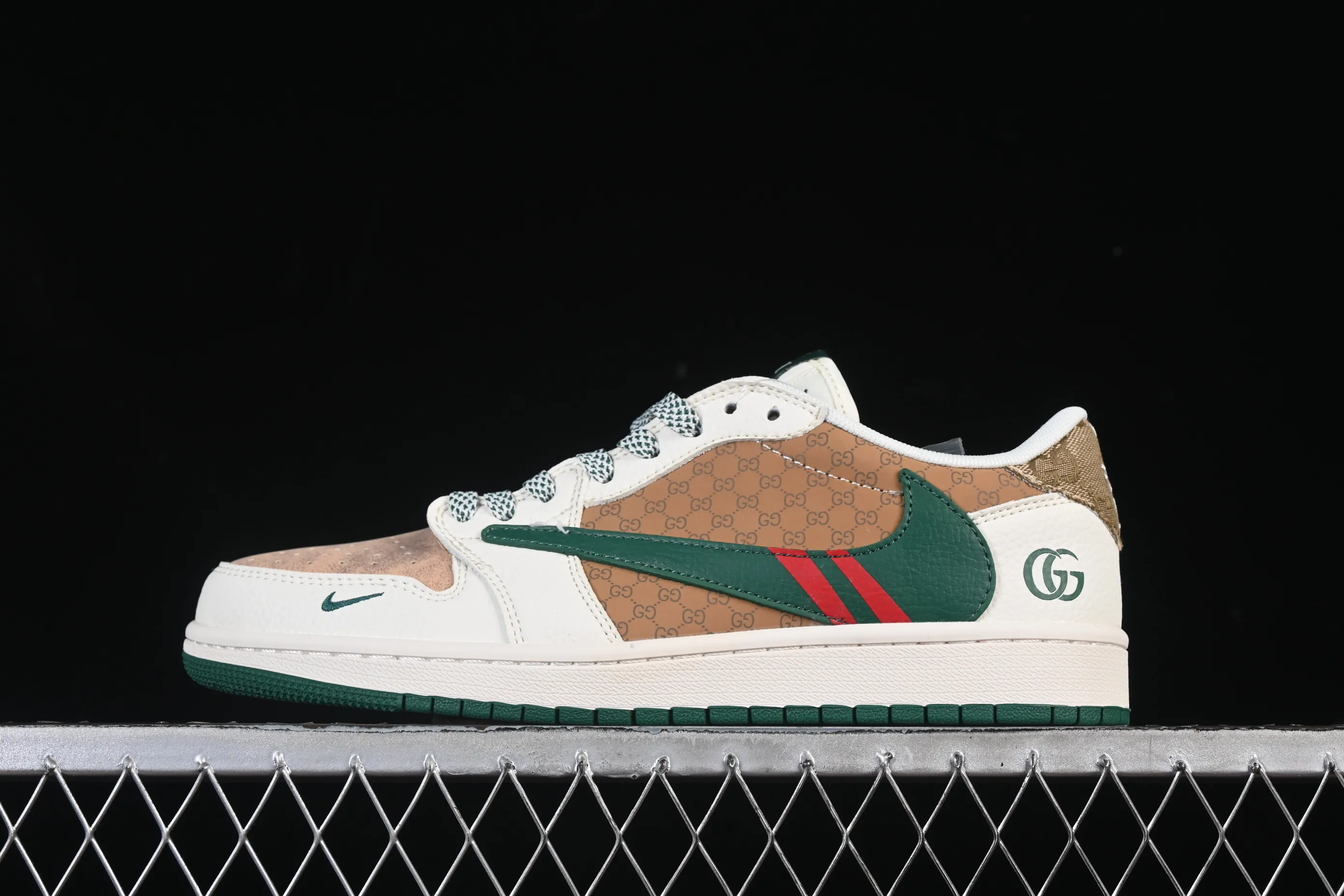 All categories Air Jordan Jordan series basketball shoes Air Jordan 1 Low high-end customized low-top sneakers Air Jordan 1 Low AJ1 Joe 1 Gucci joint pattern beige green red high-end customized low-top casual sneakers QW5088-206
